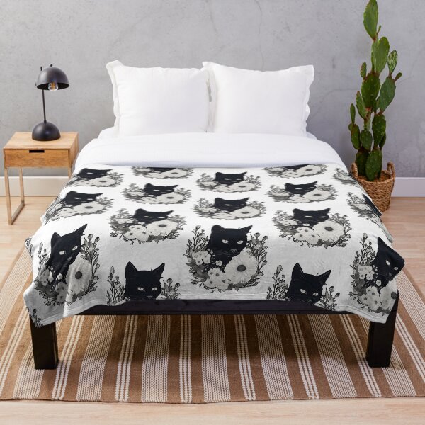 Artikelvorschau, Schwarze Katze mit Pflanzen und Blumen entworfen und verkauft von Catophile.
