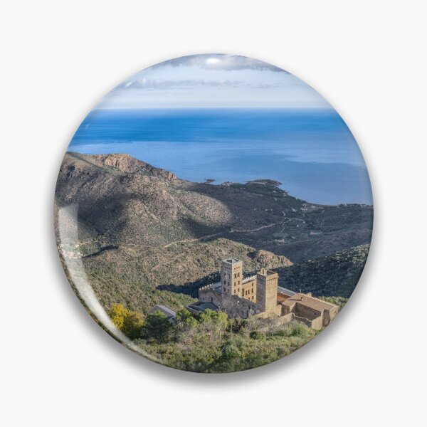Artikelvorschau, Sant Pere de Rodes: Romanisches Kloster an der Costa Brava, Katalonien, Spanien entworfen und verkauft von Marc Garrido Clotet.