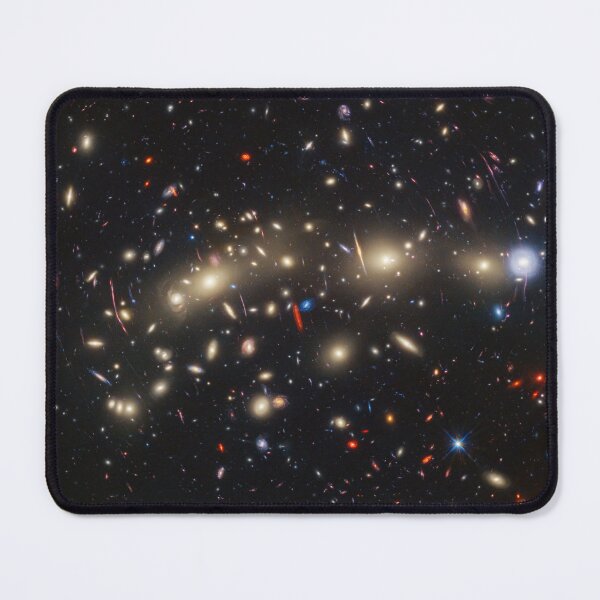 Artikelvorschau, Kosmische Tiefen enthüllen: Galaxienhaufen MACS 0416 entworfen und verkauft von PaintLabs.