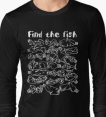 Find the fish and save the ocean from plastic pollution Long Sleeve T-Shirt