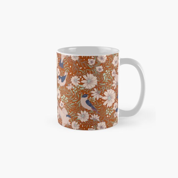Pájaros y flores fondo marrón Taza clásica