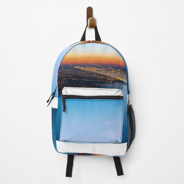 Artikelvorschau, Luftaufnahme über Berg, See und Stadt Luzern in der Dämmerung mit Lichtspuren entworfen und verkauft von Mats Silvan.