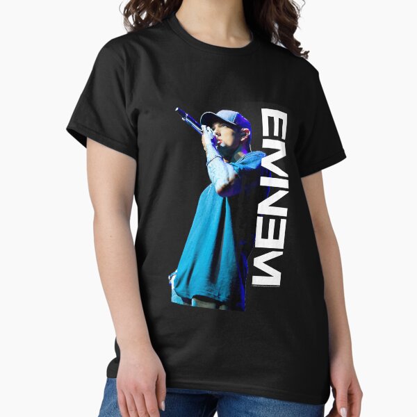 Vista previa del artículo con la obra «Camisa Eminem Mic Pose, camiseta gráfica Eminem, camisa de música rap, camiseta vintage rap, regalo para él y ella», diseñado y vendido por karolejenny.