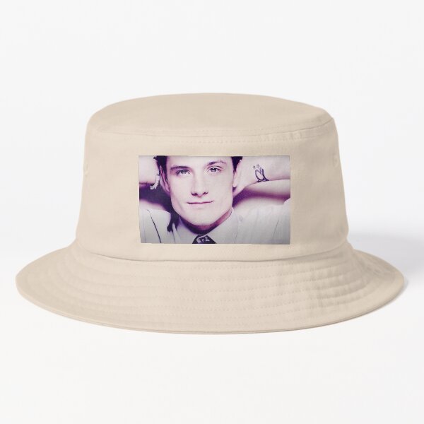 Artikel-Vorschau von Josh Hutcherson pfeift Tiktok Meme, designt und verkauft von RainbowTotoro.