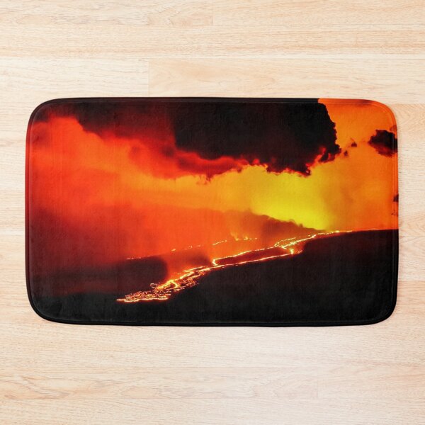 Artikelvorschau, Hawaii Vulkan Lava Mauna Loa Nachtfoto entworfen und verkauft von Avila Loomis.