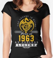 Camiseta entallada de cuello redondo The Legend Is Alive - Nacido en 1963