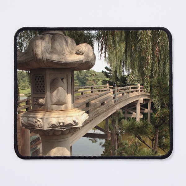 Artikelvorschau, Japanese Bridge at the entrance to Sansho-En entworfen und verkauft von JohnGaffen.