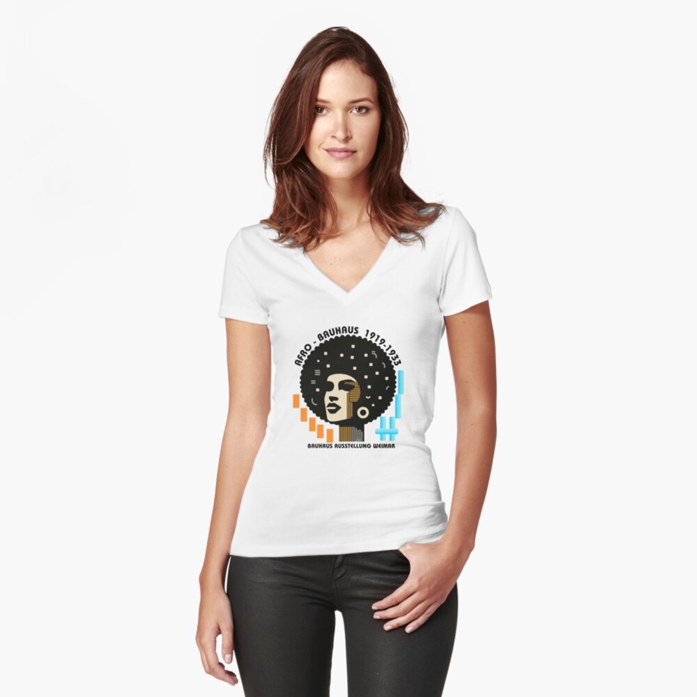 Aperçu de l'œuvre T-shirt moulant col V créée et vendue par Alkymias.