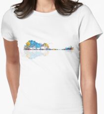 Natur-Gitarre - buntes Aquarell Tailliertes T-Shirt für Frauen