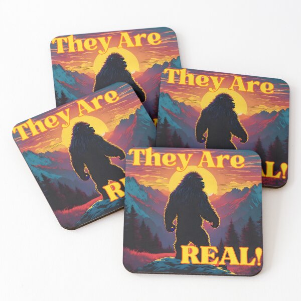 Item preview, Yeti: ¡son REALES! Pie Grande en una montaña designed and sold by Dan Farsaci.
