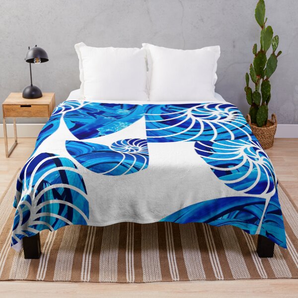 Artikelvorschau, Tanzende Strandblaue Nautilusmuscheln entworfen und verkauft von Sharon Cummings Art.