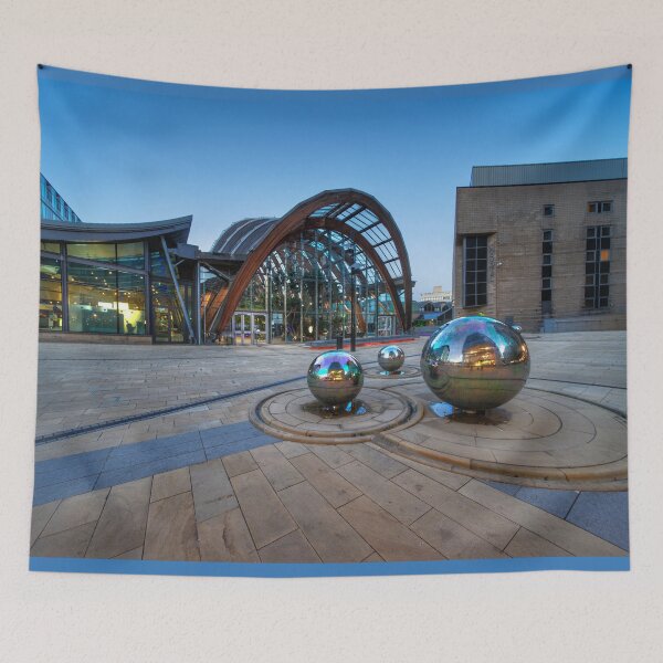 Aperçu de l'œuvre Sphères en acier Sheffield créée et vendue par Alisonchambers2.