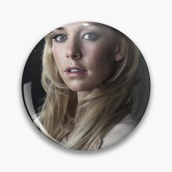 Artikelvorschau, Vanessa Kirby entworfen und verkauft von AIMNEND.