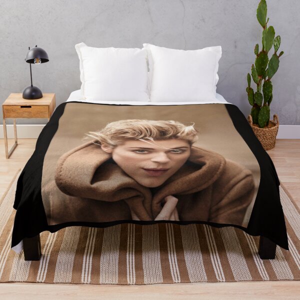 Item preview, Elizabeth Debicki designed and sold by AIMNEND.