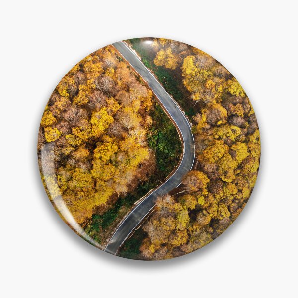 Artikelvorschau, Kurvenreiche Straße mitten in den November entworfen und verkauft von Hercules Milas.