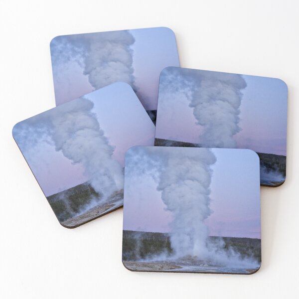 Artikelvorschau, Old Faithful bei Sonnenuntergang entworfen und verkauft von okomedesign.