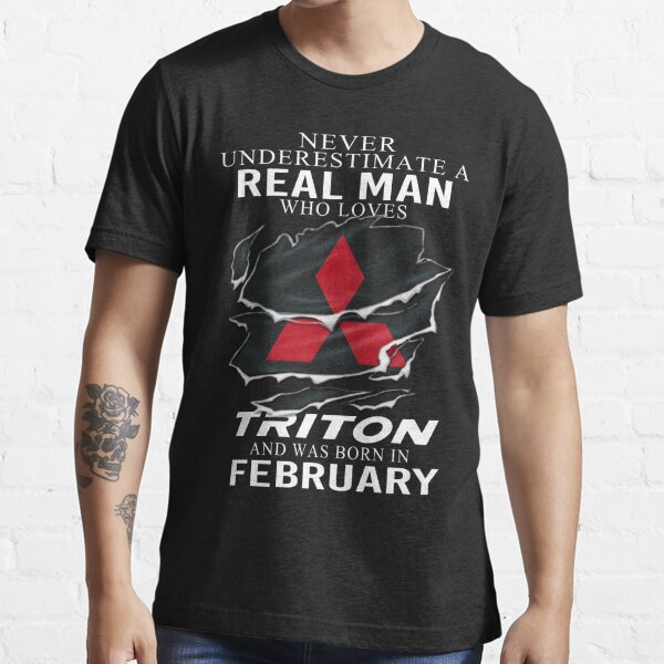 Never Underestimate An Old February Man Who Loves Fishing Men's T