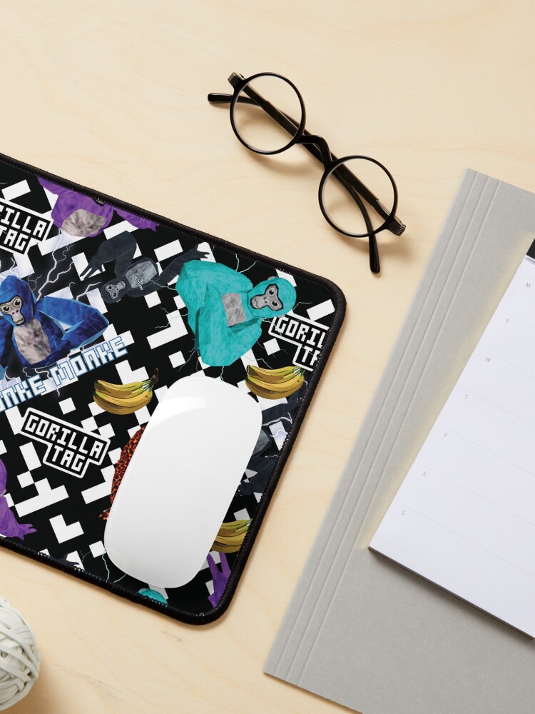 Aperçu 3 sur 5. Tapis de souris avec l'œuvre Produits dérivés VR pour joueurs de Gorilla Tag Pixel Monke créée et vendue par 7strikesquad.