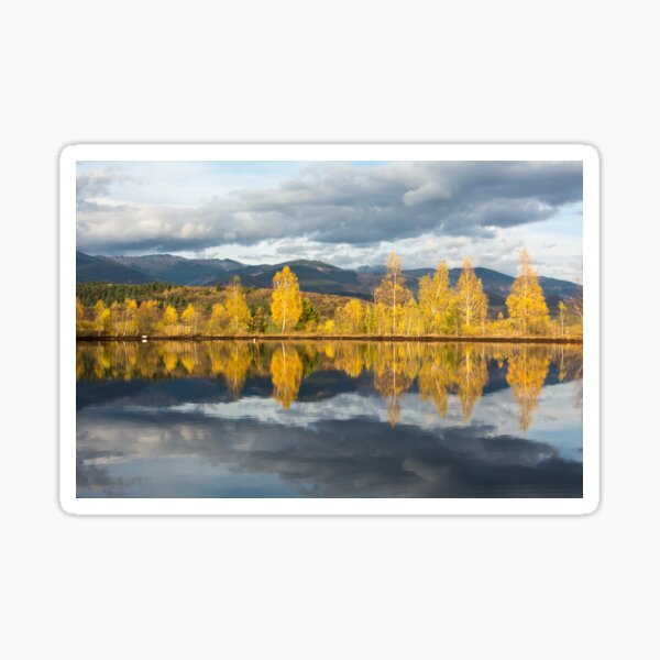 Artikel-Vorschau von Perfekte Reflexion über die Natur, designt und verkauft von WanderQuestCo.
