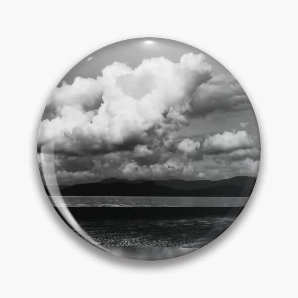 Artikelvorschau, Dramatisches neutrales Skyscape-Herz in der Wolke entworfen und verkauft von Kizzydesign.