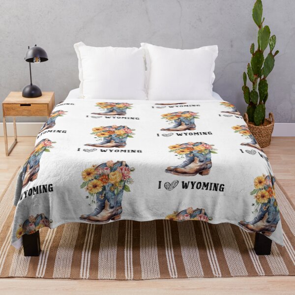 Artikelvorschau, Ich liebe Wyoming Boho Cowboystiefel und Blumen-Aquarellkunst entworfen und verkauft von adriana-holmes.