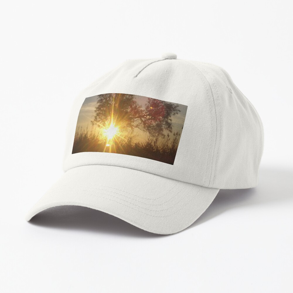 Vista previa del artículo con la obra «Dad hat», diseñado y vendido por Jhevva.