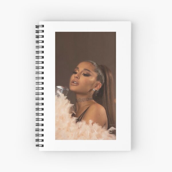 Vista previa del artículo con la obra «Ariana Grande», diseñado y vendido por reginalupu.