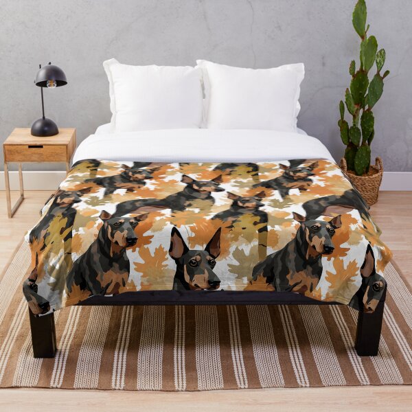 Aperçu de l'œuvre Doberman Pinscher en motif camouflage créée et vendue par forget45studio.