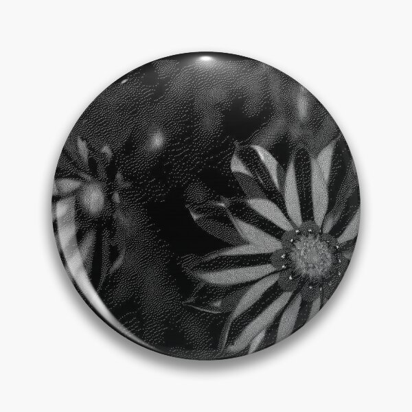 Artikelvorschau, Schwarze und weiße Dahlienblüten, getönter Effekt entworfen und verkauft von evadesignbubble.