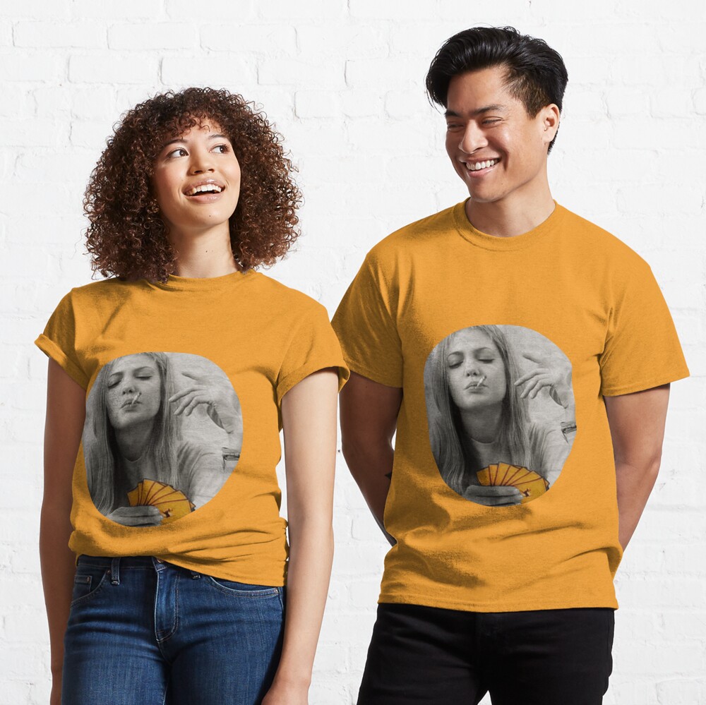 lisa yellow shirt