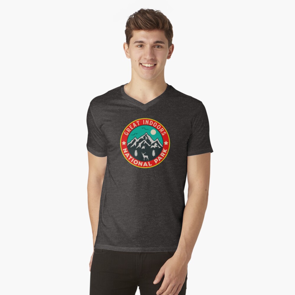 Vista previa del artículo con la obra «Camiseta de cuello en V», diseñado y vendido por Nature-spirit.