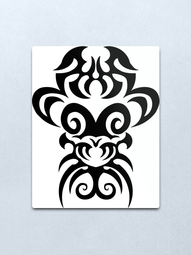 Impression Metallique Maori Tatouage Graphique Design Tribal Par Huggymauve Redbubble