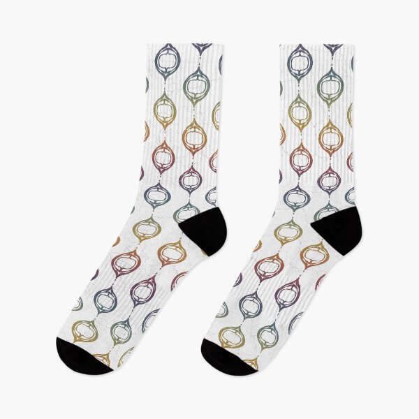 Artikelvorschau, Indo Arabesque Pattern - Snow + Rainbow Sunset entworfen und verkauft von Irene Estelle.