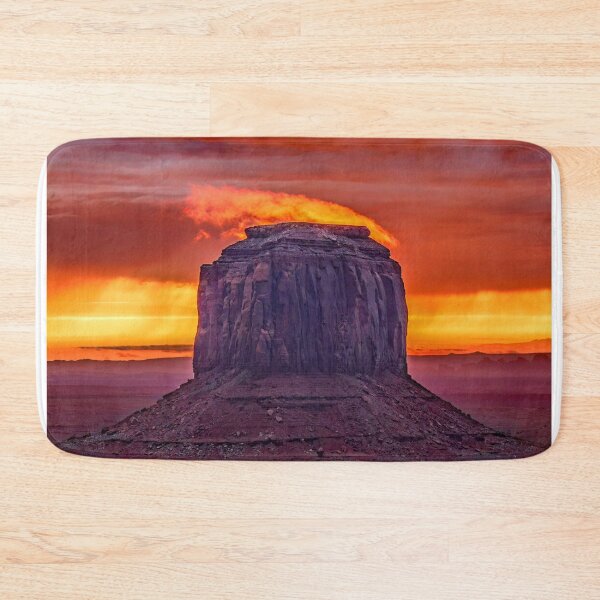 Artikelvorschau, Merrick Butte in Flammen entworfen und verkauft von Mista Vista Photos.