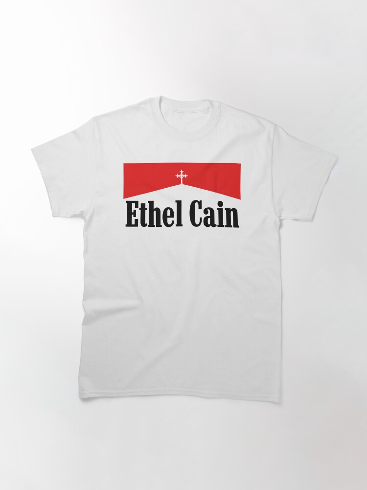 Imagen 3 de 7, Camiseta clásica con la obra Ethel Caín (Cruz), diseñada y vendida por fandemonium.