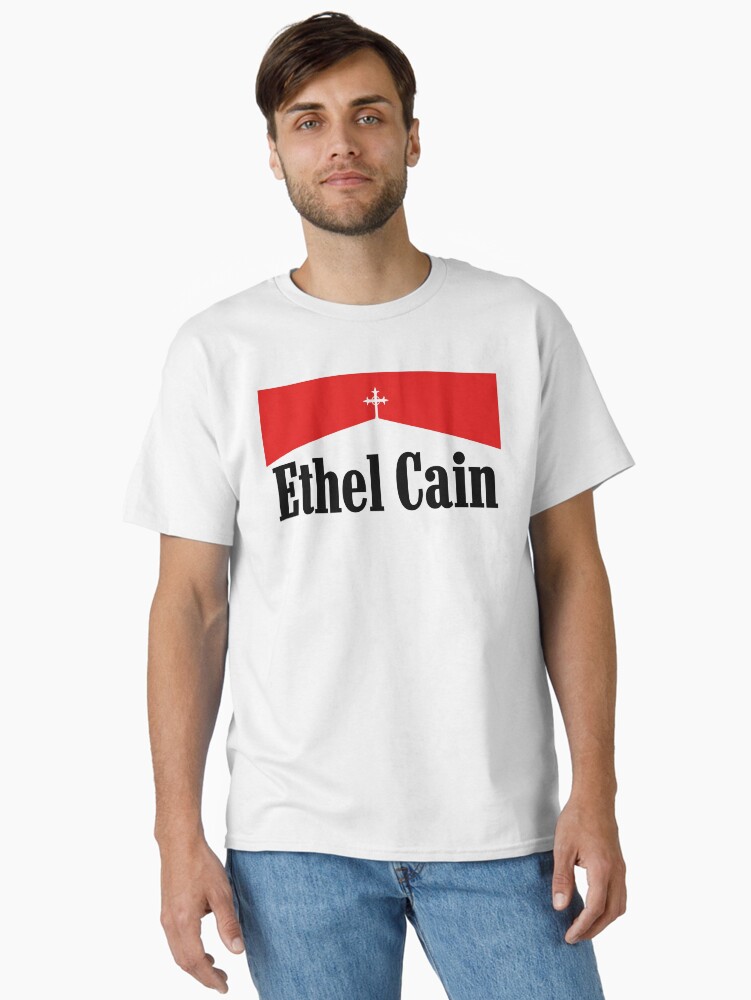 Imagen 1 de 7, Camiseta clásica con la obra Ethel Caín (Cruz), diseñada y vendida por fandemonium.