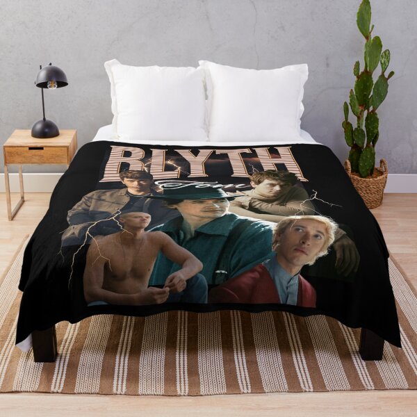 https://ih1.redbubble.net/image.5359127215.9607/ur,blanket_large_bed,square,x600.1.jpg