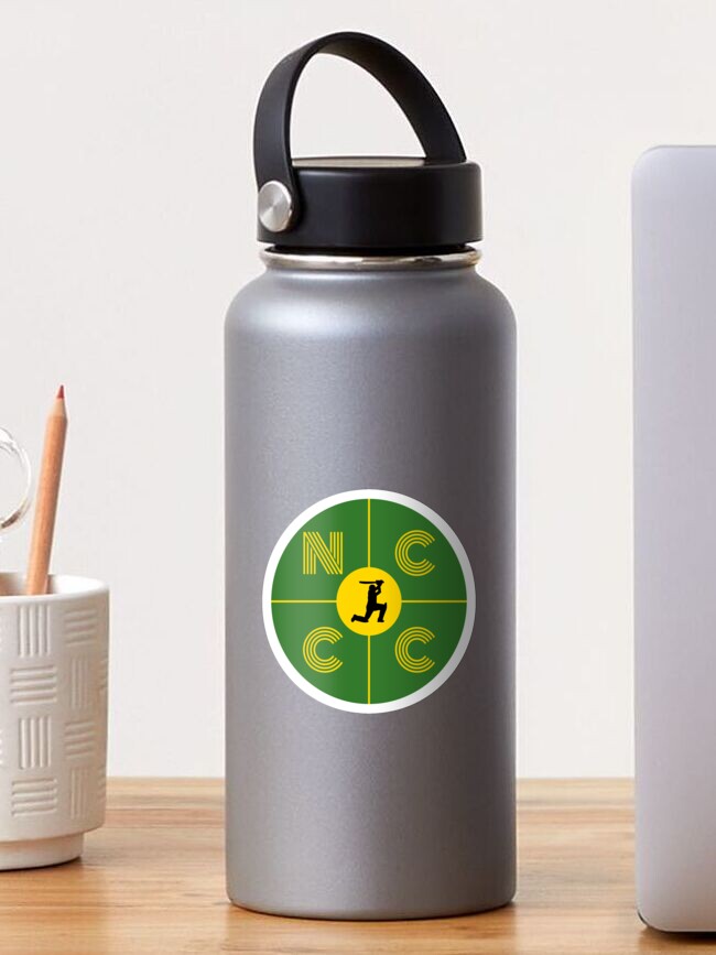 Imagen 1 de 3, Pegatina con la obra Obra minimalista del NCCC del club de críquet del condado de Nottinghamshire, diseñada y vendida por kakarikihill.