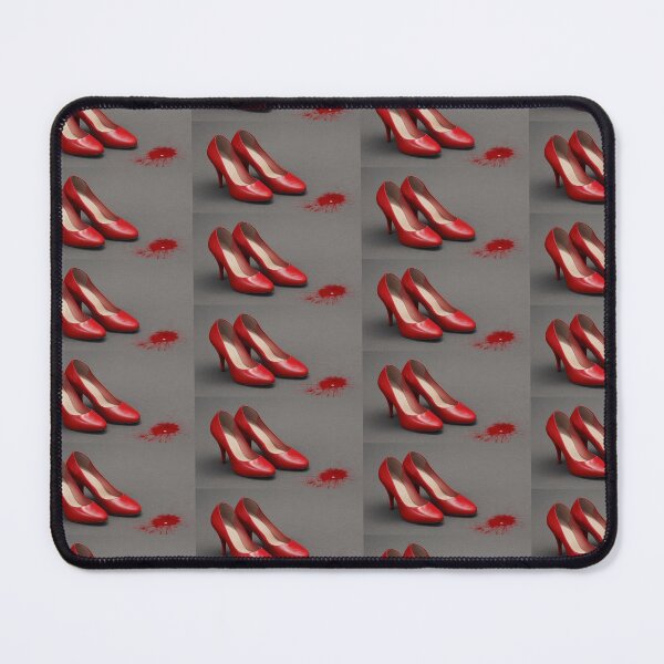 Aperçu de l'œuvre Chaussures rouges à talons hauts pour femmes avec des taches de sang créée et vendue par Giuseppe Pellegrino.