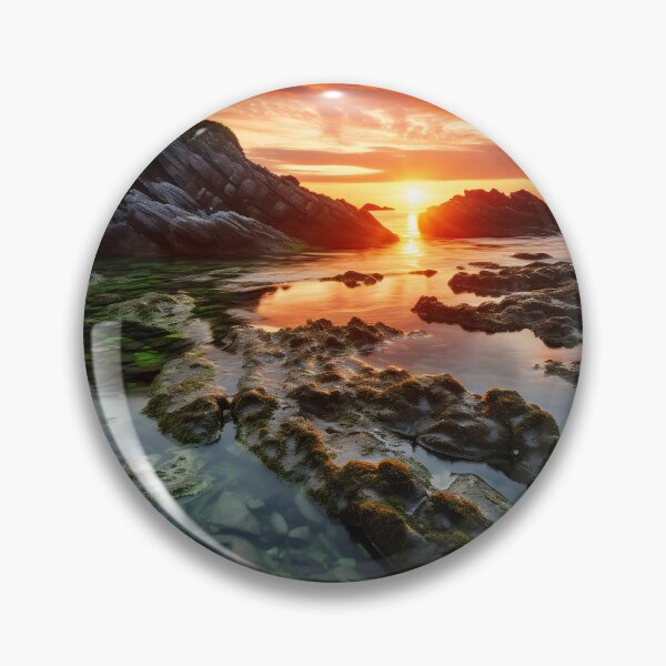 Artikelvorschau, Felsiger Strand bei Sonnenuntergang in Langzeitbelichtung - Landschaftsfotografie entworfen und verkauft von TheArtistOf2022.