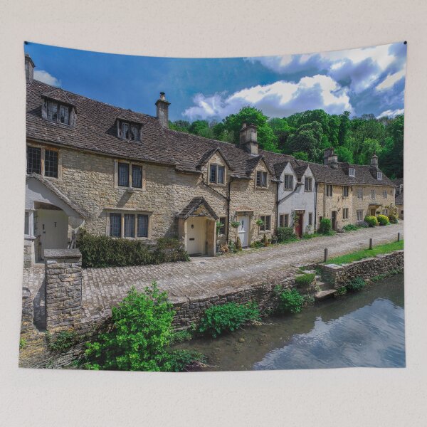 Artikelvorschau, Oh so hübsch, Castle Combe entworfen und verkauft von Brian Shaw.
