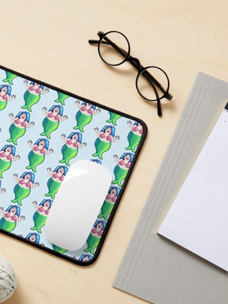 Aperçu 3 sur 5. Tapis de souris avec l'œuvre Sirène de Stardew Valley créée et vendue par r9440.
