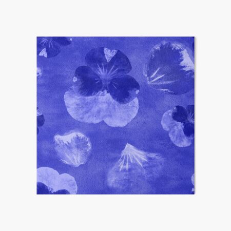 Artikel-Vorschau von Violette Stiefmütterchen auf violettem Hintergrund, designt und verkauft von Visual Arts Dominika Cybuch.