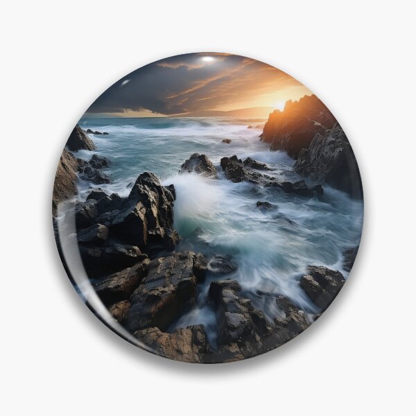 Artikelvorschau, Felsiger Strand bei Sonnenuntergang in Langzeitbelichtung - Landschaftsfotografie entworfen und verkauft von TheArtistOf2022.