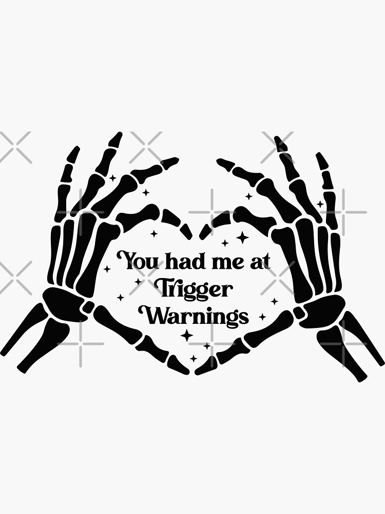 Aperçu 3 sur 3. Sticker avec l'œuvre Tu m'as eu au déclencheur Avertissements Avertissement livresque Kindle noir et blanc créée et vendue par StickyBook.