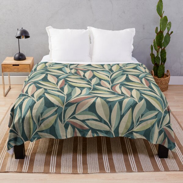Vista previa del artículo con la obra «Follaje pacífico y sombras en patrón verde azulado, salvia, crema y rosa», diseñado y vendido por micklyn.