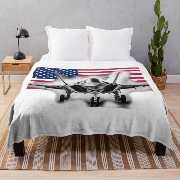 Aperçu de l'œuvre F-35 Fighter au décollage avec toile de fond du drapeau américain créée et vendue par shutterrudder.
