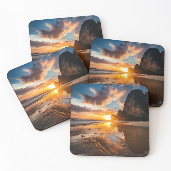 Artikelvorschau, Tropischer Sandstrand bei Sonnenuntergang in Thailand - Landschaftsfotografie entworfen und verkauft von TheArtistOf2022.