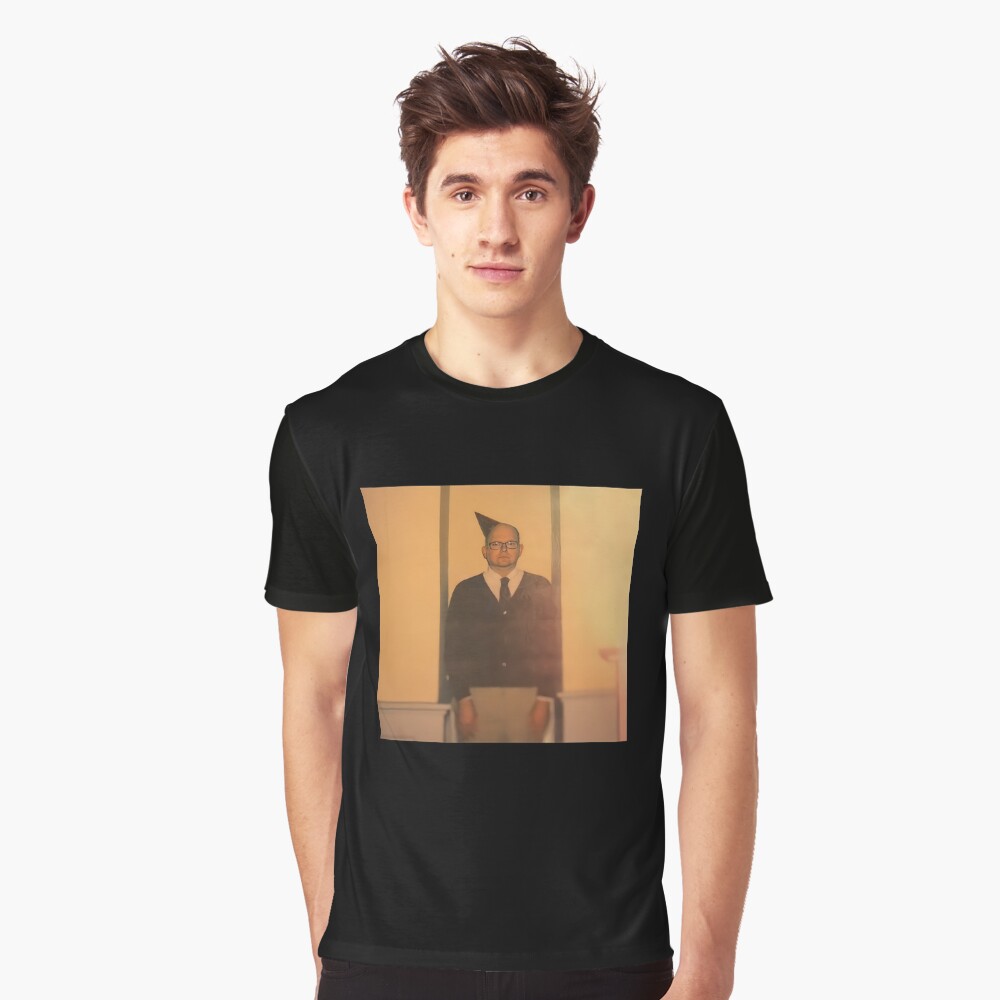 Aperçu de l'œuvre T-shirt graphique créée et vendue par mendozatolens.