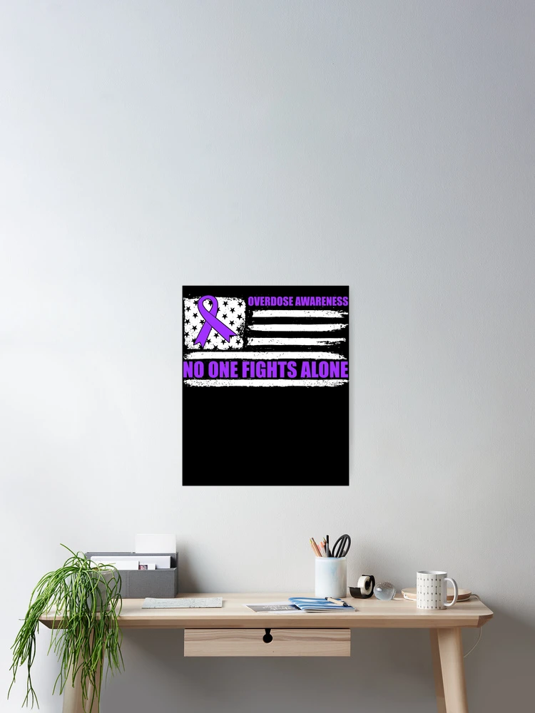 Thumbnail 2 von 3, Poster, No One Fights Alone USA Flag Drug Overdose Awareness Gear designt und verkauft von DynamicDesign.